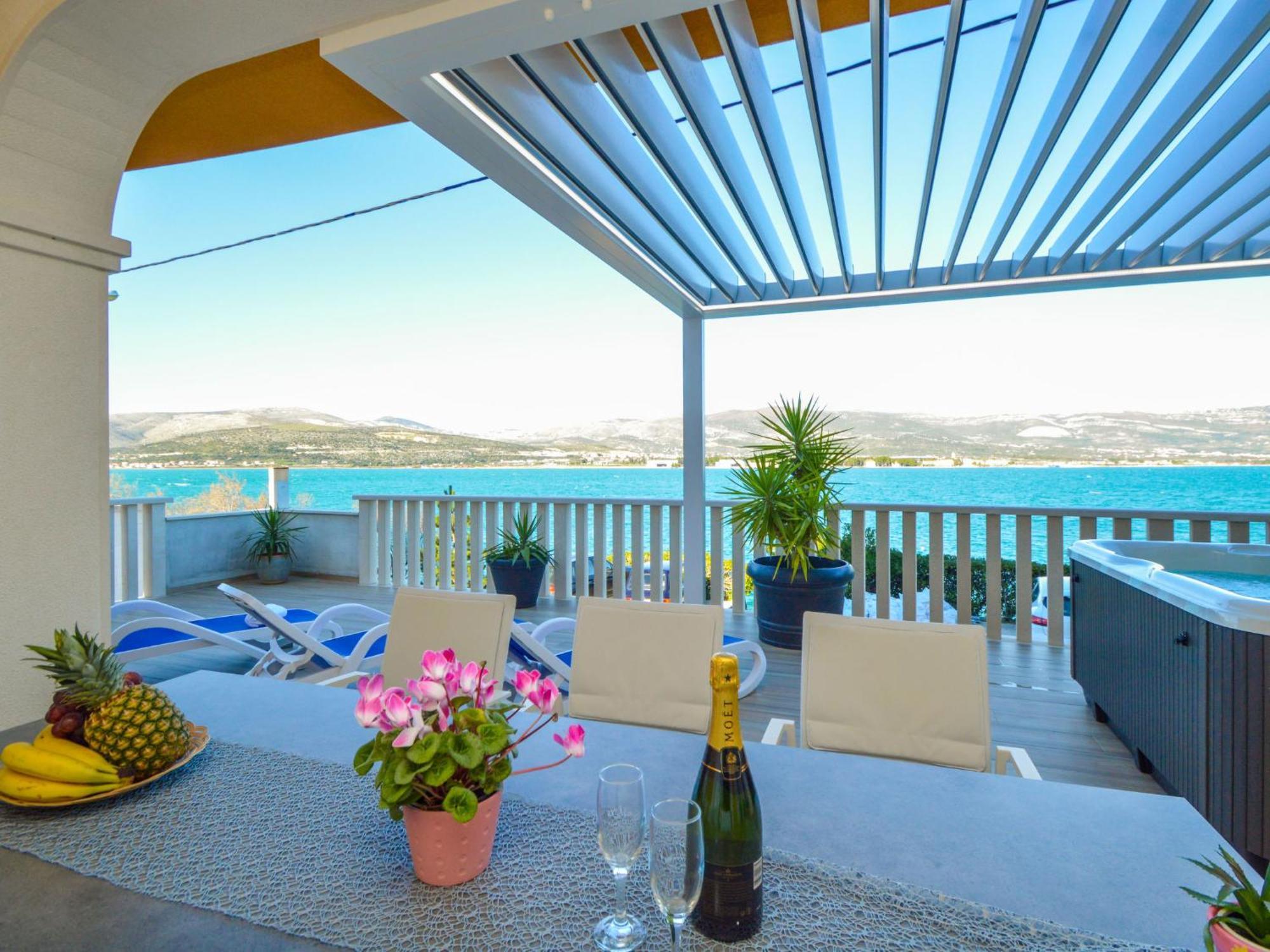 Apartment Mornar-5 By Interhome Trogir Exterior photo
